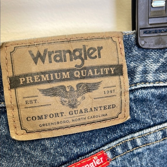 Wrangler Blue Straight Leg Jeans with Heart Design - Picture 5 of 6